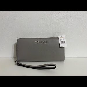 Brand new Michael Kors hand bag!